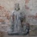 Zagadkowa rzeźba Matki Boskiej z Dzieciątkiem ze starego cmentarza w Lipinkach